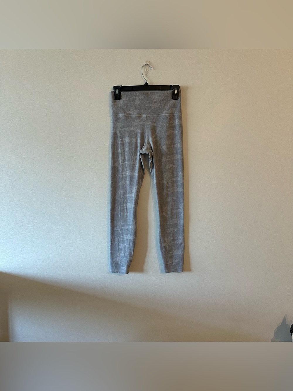 Vuori Clean Elevation High Rise Leggings Pale Heather Grey Camo S 7/8

Good used